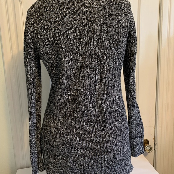 Lot of Maternity Sweaters and Long Sleeve Shirts - Picture 8 of 8